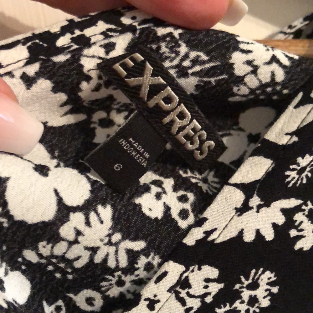 Express Romper - Picture 6 of 6